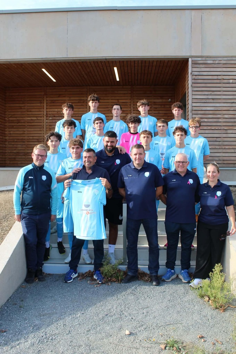 REMISE DES MAILLOTS U17